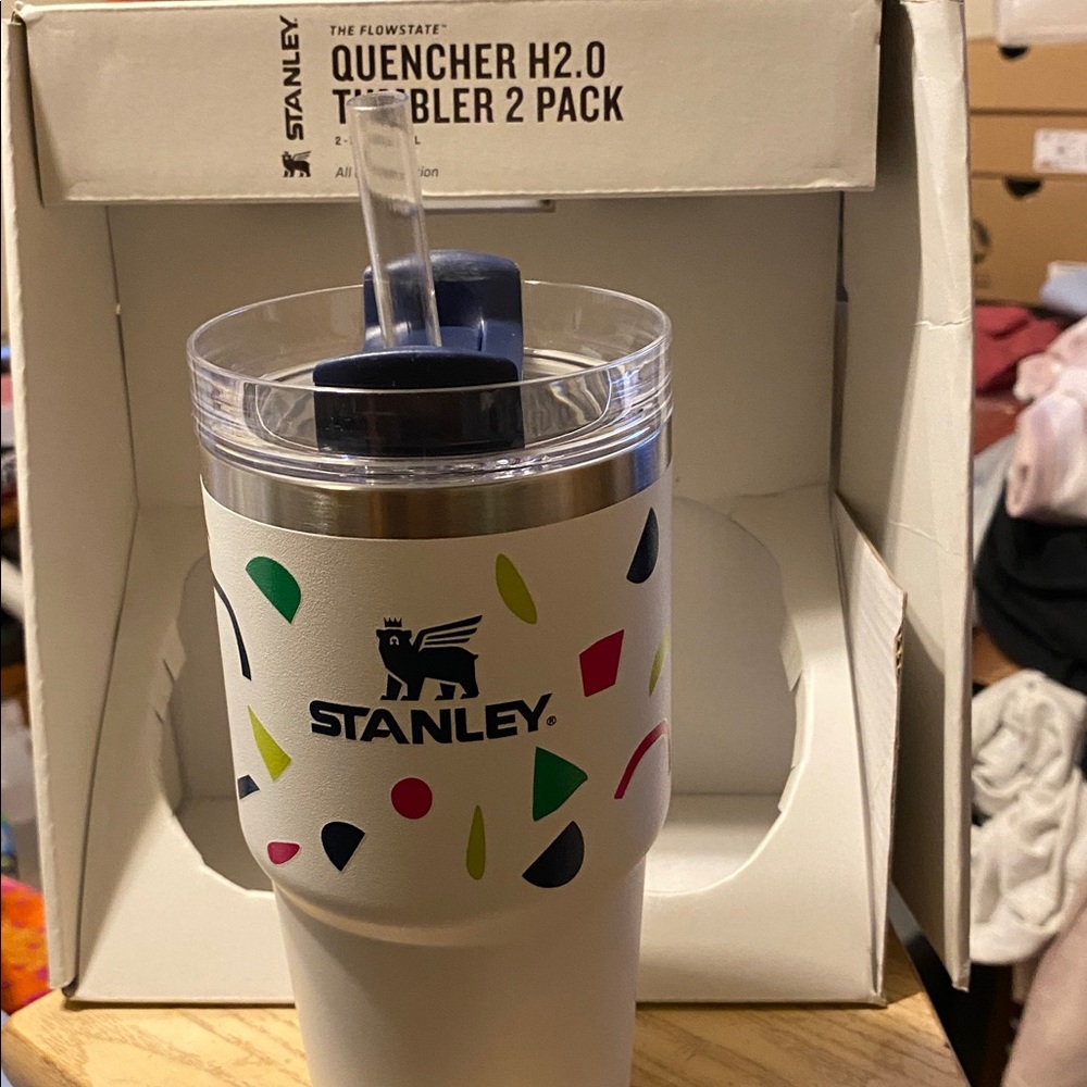 Stanley Quencher H2.0 Tumbler with Colorful Accents